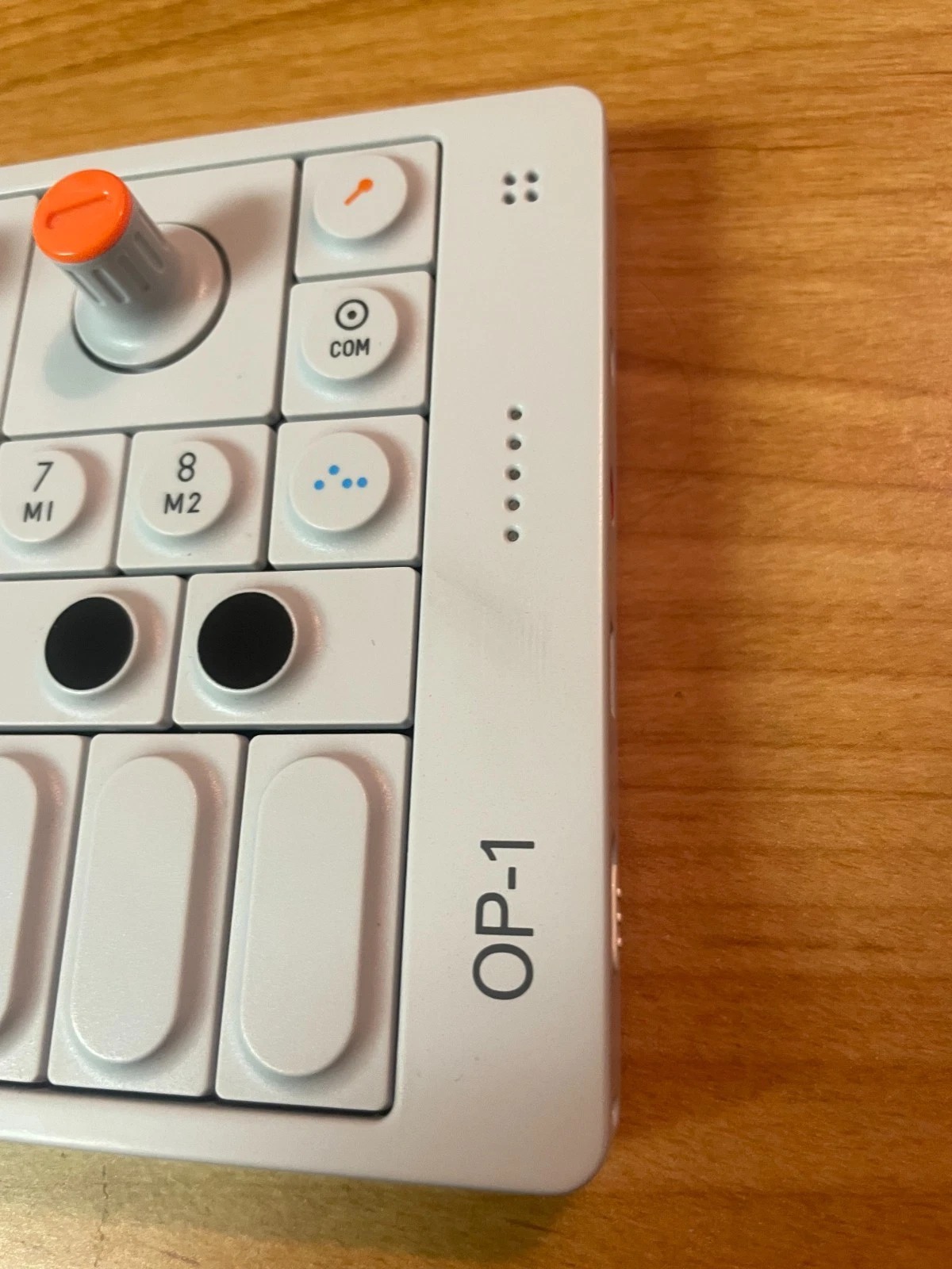 Teenage Engineering - OP1 thumbnail 3