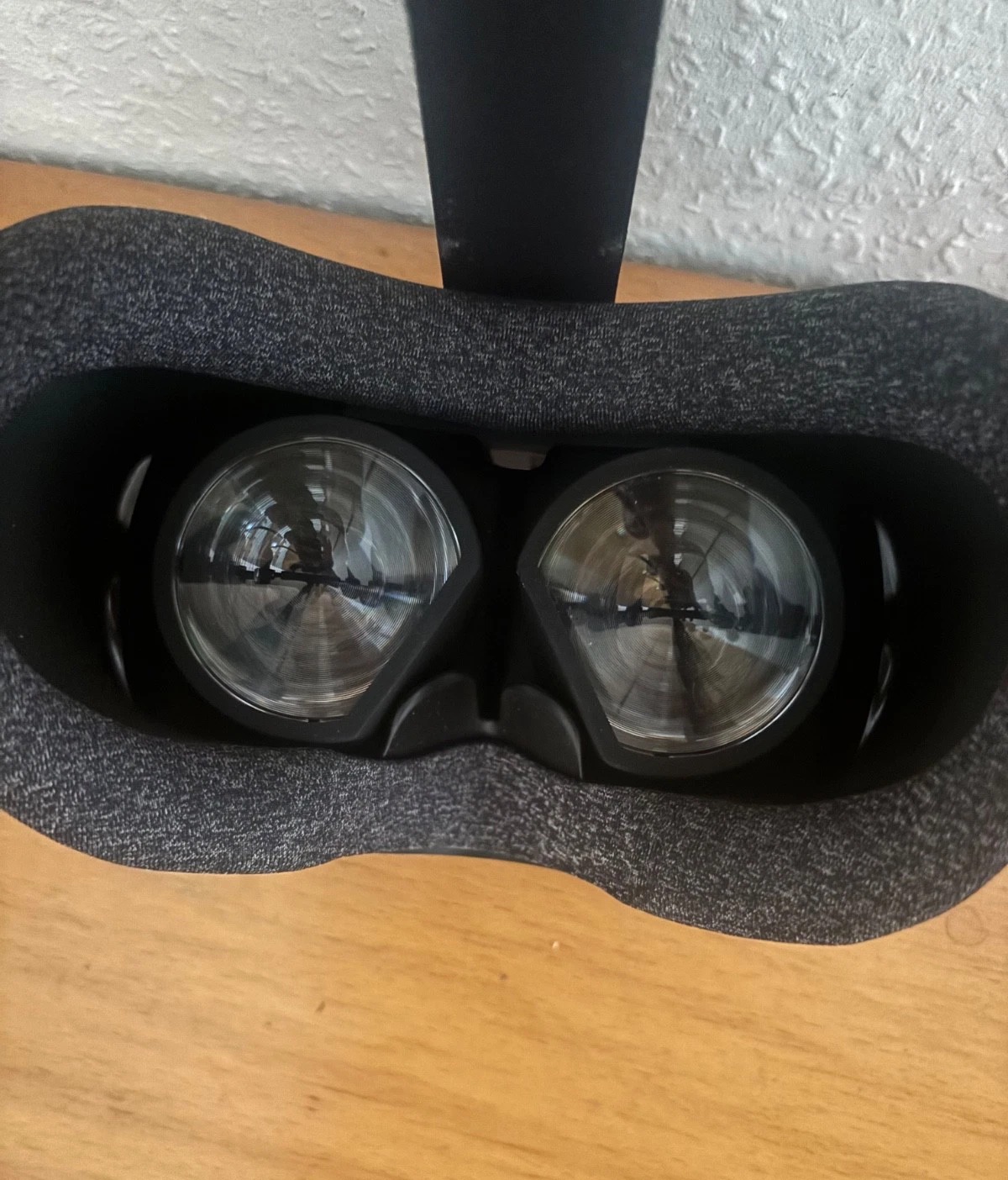 Valve Index VR Kit Complete Set – Headset + Controllers + 2 Base Stations – Full Package thumbnail 4