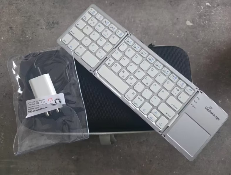 Valve Steam Deck 2TB OLED Gaming Console, Like New, with Dock thumbnail 4