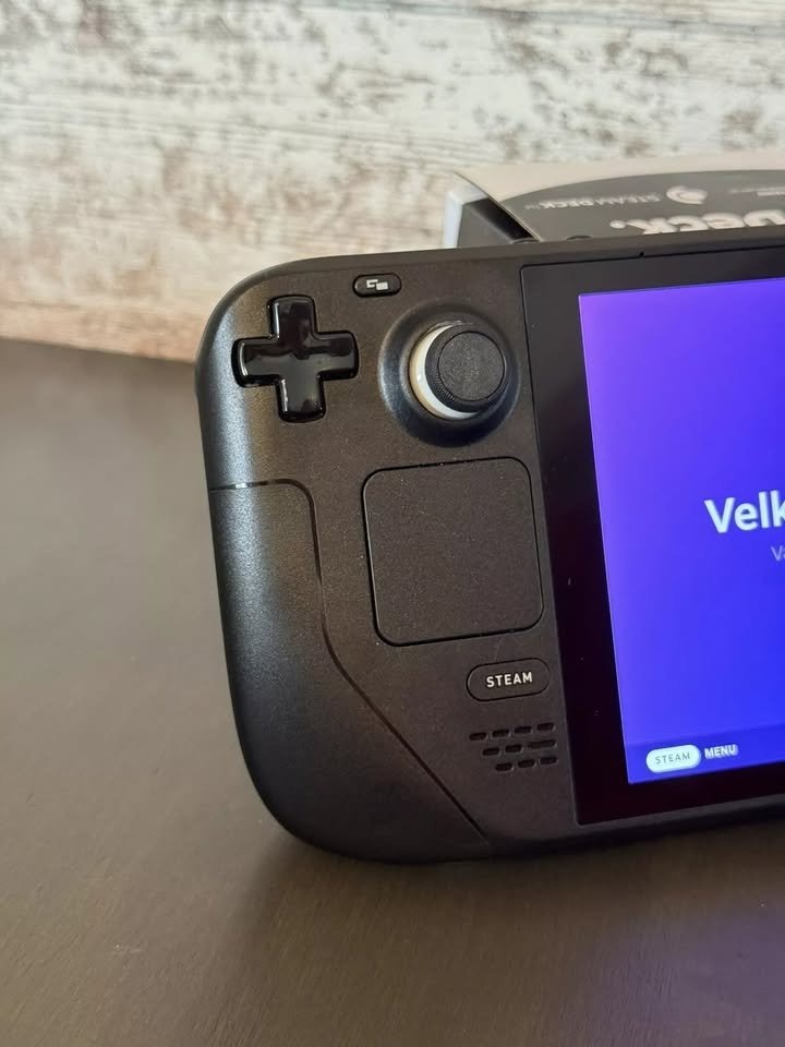 Valve Steam Deck 512GB LCD w/ Steam Dock, case, power adapter and original box thumbnail 2