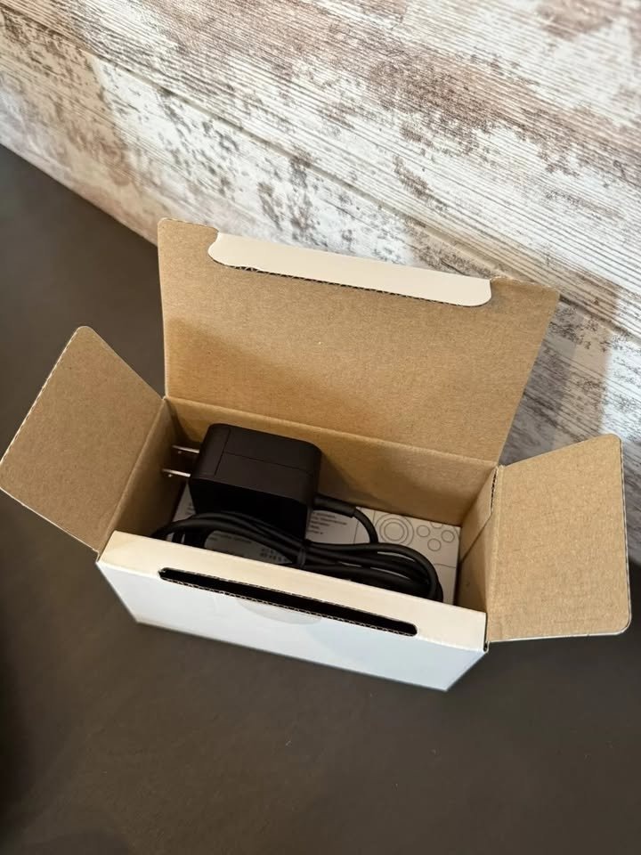 Valve Steam Deck 512GB LCD w/ Steam Dock, case, power adapter and original box thumbnail 4