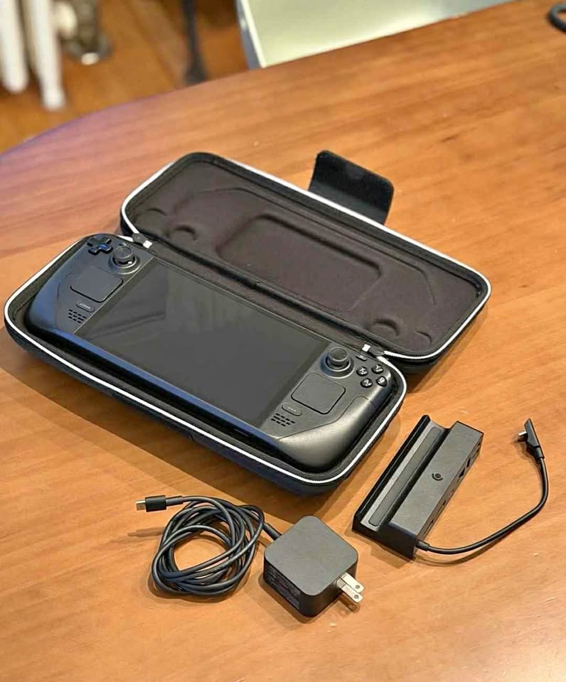 Valve Steam Deck 512GB OLED with Docking Station, Charger & Case thumbnail 7