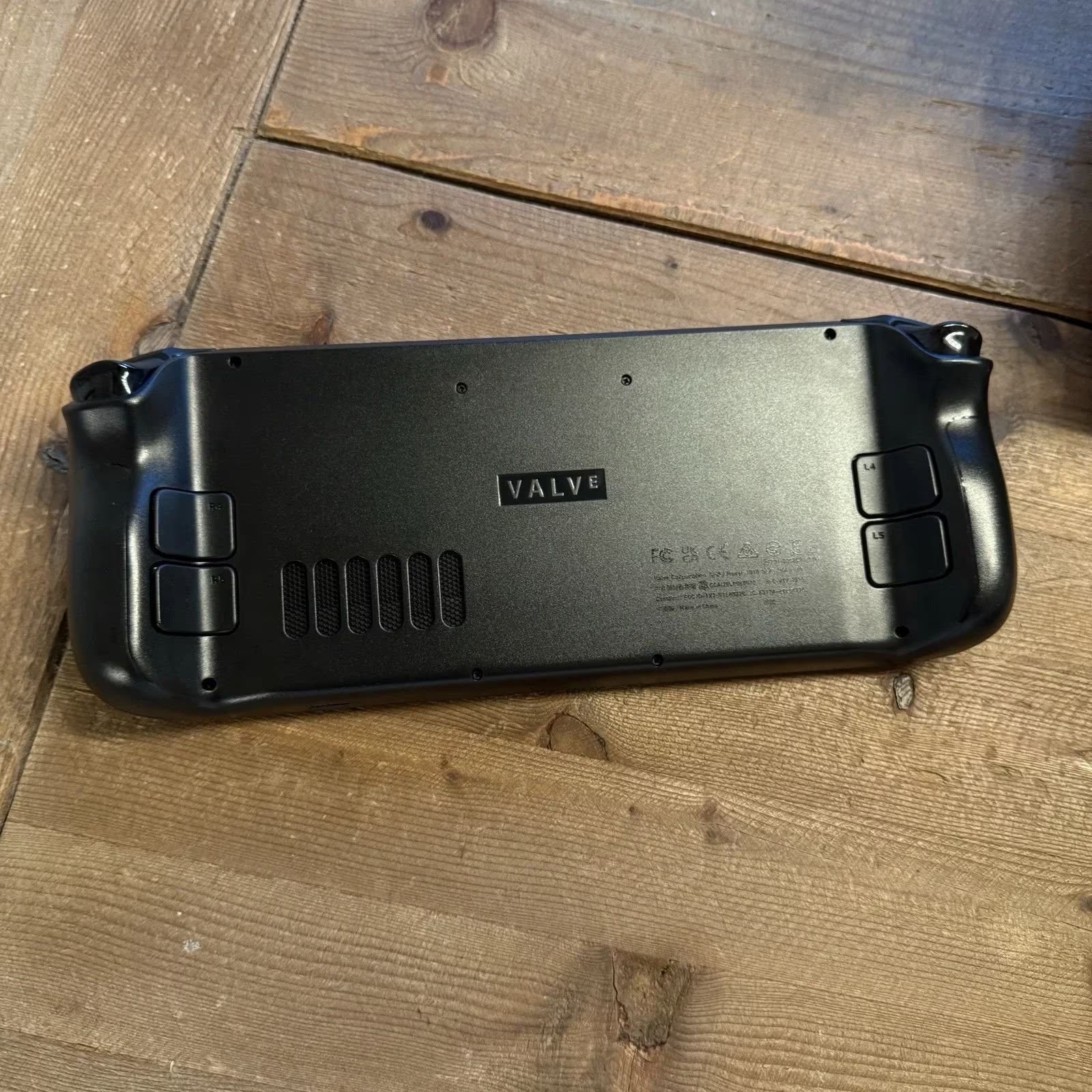 Valve Steam Deck 64GB – Ultimate Handheld Gaming Console thumbnail 2