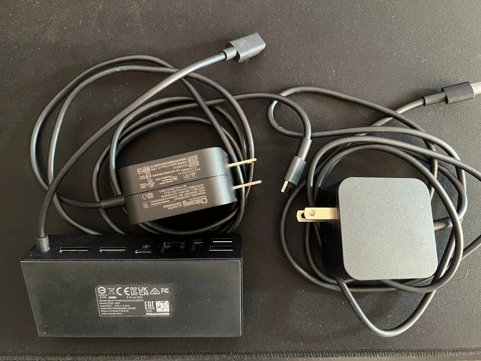 Valve Steam Deck LCD 1TB With OEM Charger, Case & Dock thumbnail 7