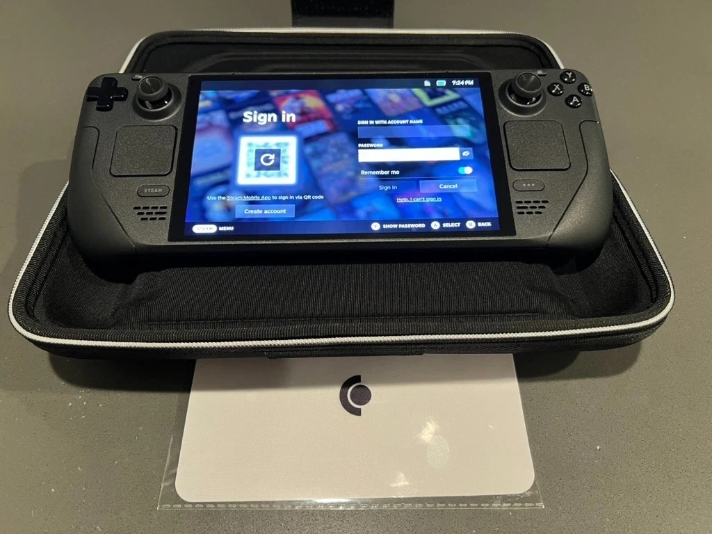 Valve Steam Deck OLED 1 TB Mint Condition thumbnail 1