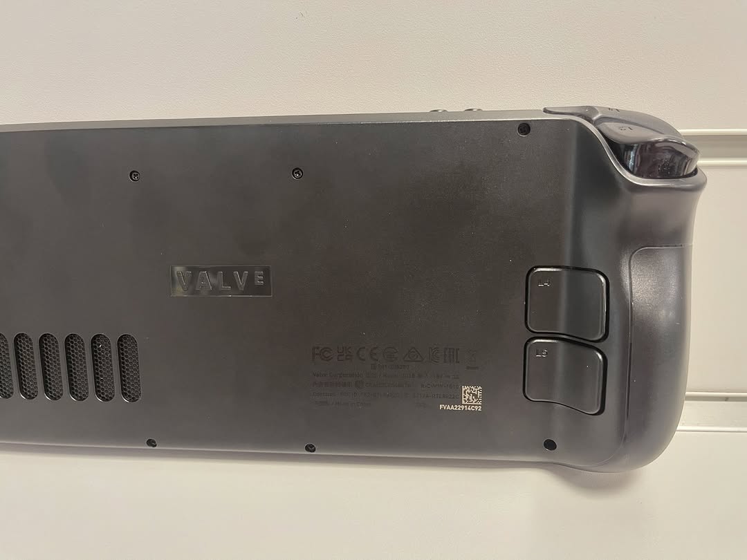 Valve Steam Deck OLED 1 TB thumbnail 3