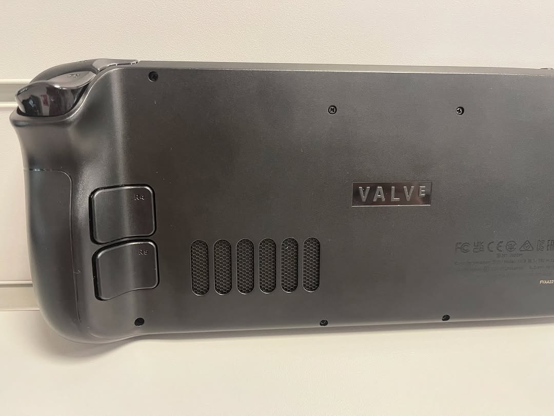 Valve Steam Deck OLED 1 TB thumbnail 9