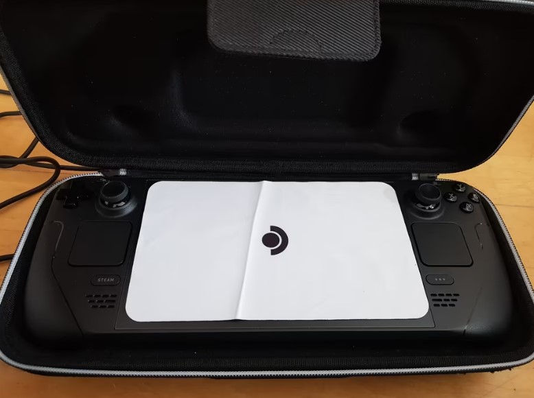 Valve Steam Deck OLED 1TB – Black -Case & Charger Included thumbnail 3