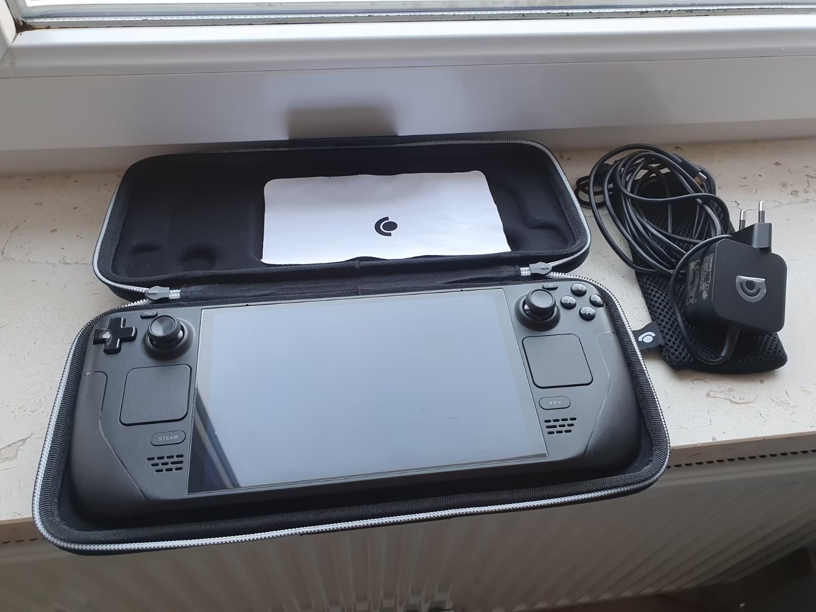 Valve Steam Deck OLED 1TB – Handheld Gaming Console thumbnail 1