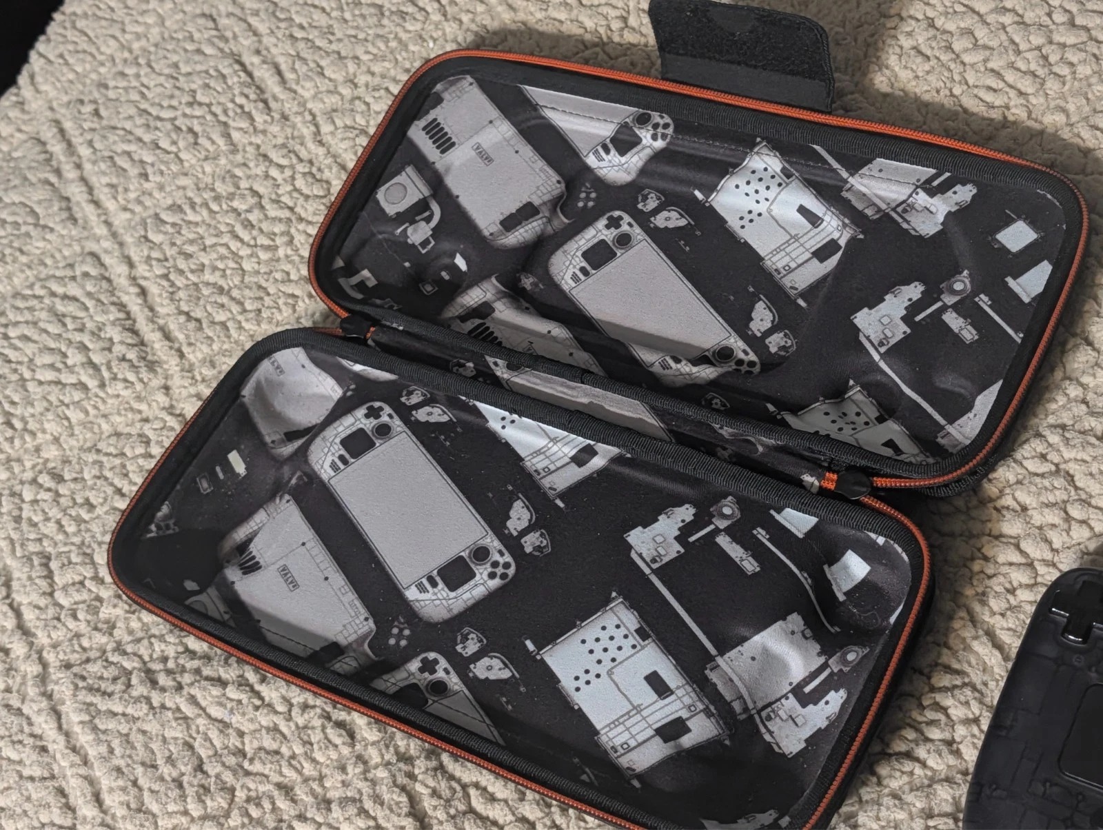 Valve Steam Deck OLED – 1TB Limited Edition + Carrying Case + Fast Charger + 512GB SD Card thumbnail 7