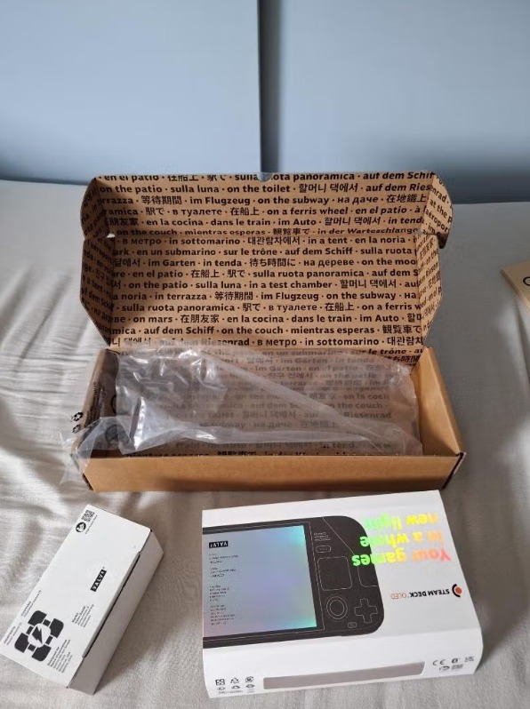 Valve Steam Deck OLED 512 GB (includes screen protector) thumbnail 8