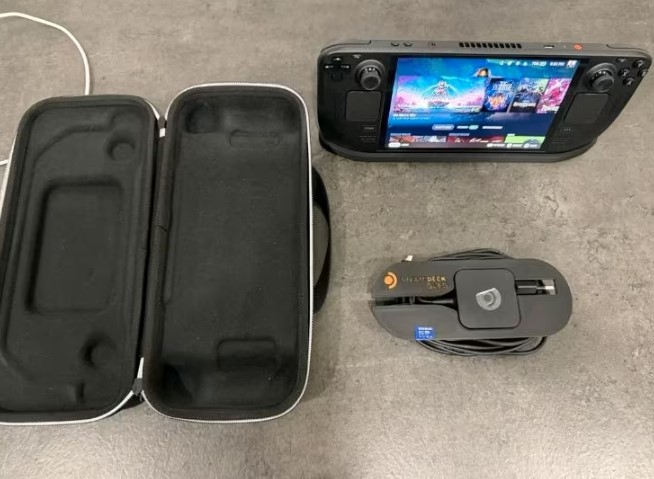 Valve Steam Deck OLED 512GB (2025) + 512GB microSD -Includes Dock thumbnail 4