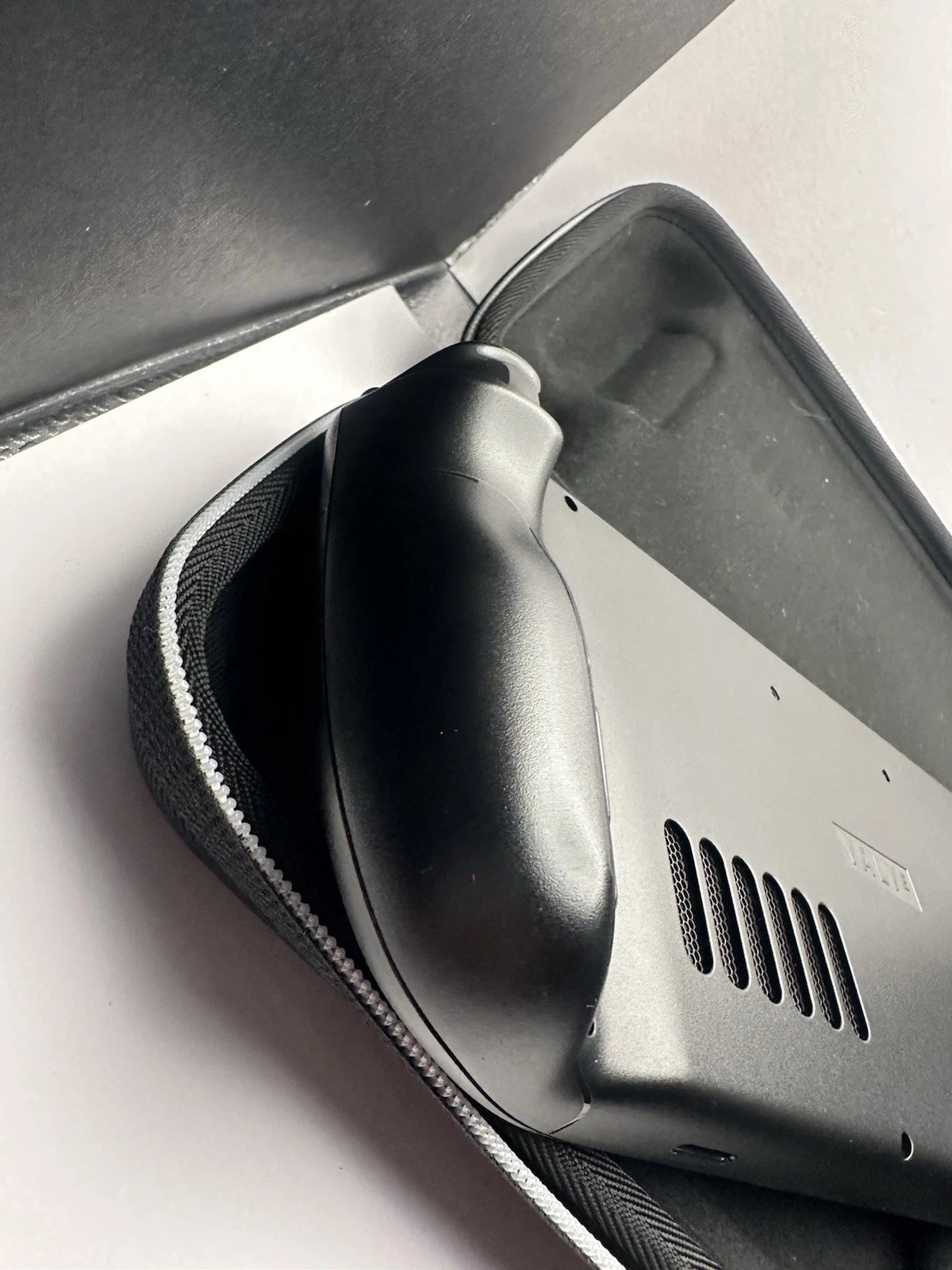 Valve Steam Deck OLED 512GB Black Handheld Console thumbnail 10