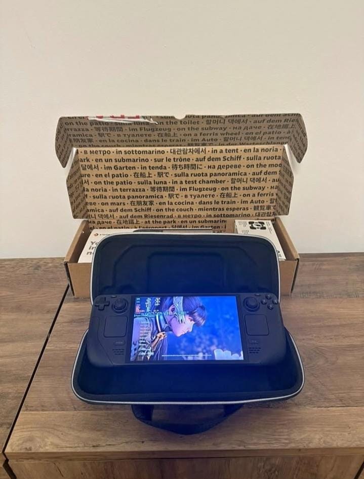 Valve Steam Deck OLED 512GB Handheld Console Black, Near Mint Condition thumbnail 1