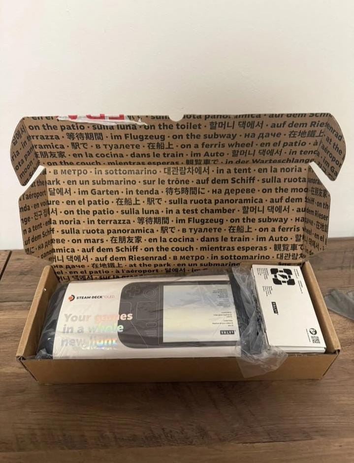 Valve Steam Deck OLED 512GB Handheld Console Black, Near Mint Condition thumbnail 2