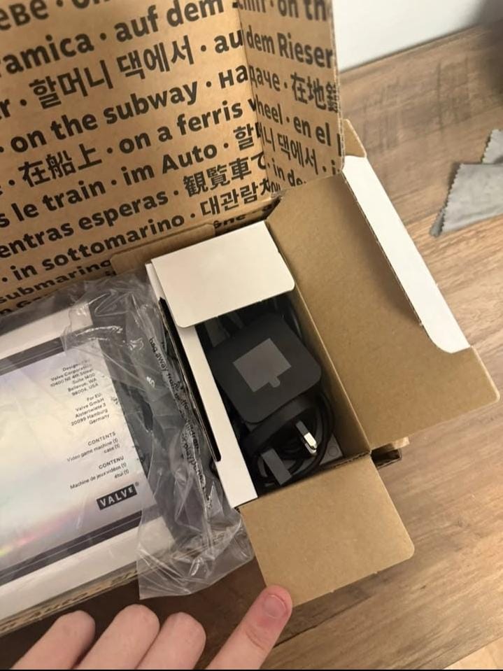 Valve Steam Deck OLED 512GB Handheld Console Black, Near Mint Condition thumbnail 7