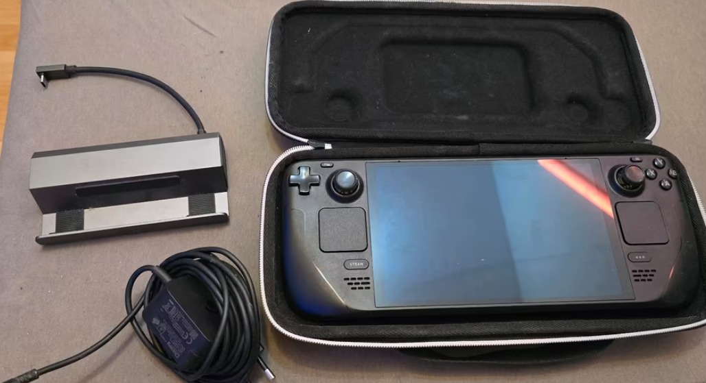 Valve Steam Deck OLED 512GB with Docking Station thumbnail 1