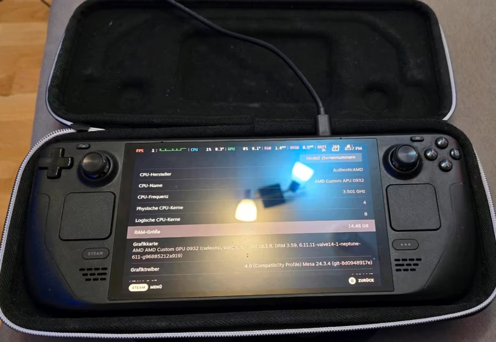 Valve Steam Deck OLED 512GB with Docking Station thumbnail 4