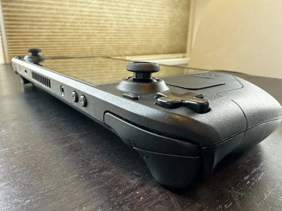 Valve Steam Deck OLED Handheld Console 2TB Black – Includes Case & Charger thumbnail 5