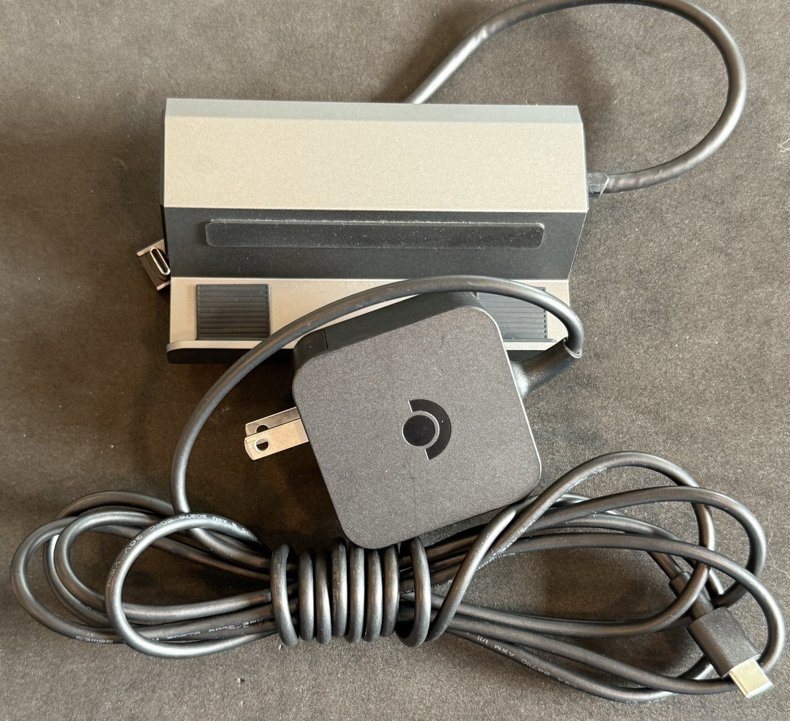 Valve Steam Deck OLED Handheld Console 512GB Black w/ Case, Charger & Dock thumbnail 3