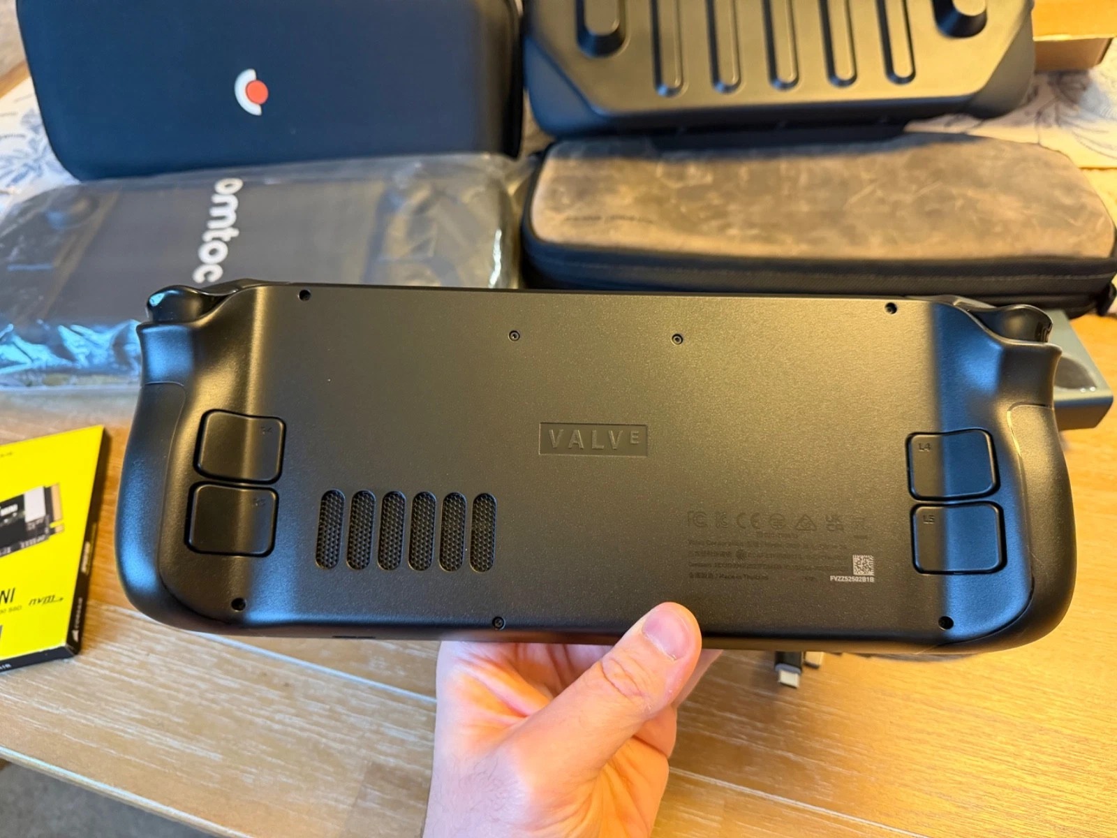 Valve Steam Deck OLED Upgraded Bundle (2TB SSD, 1TB microSD, Cases) - Excellent! thumbnail 8