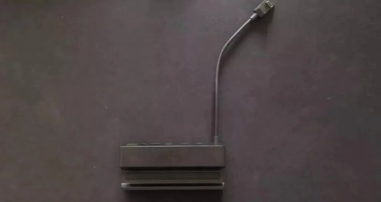 Valve Steam Deck OLED White 1TB Limited Edition + Original Dock + 2TB Corsair SSD – SEALED Bundle thumbnail 2