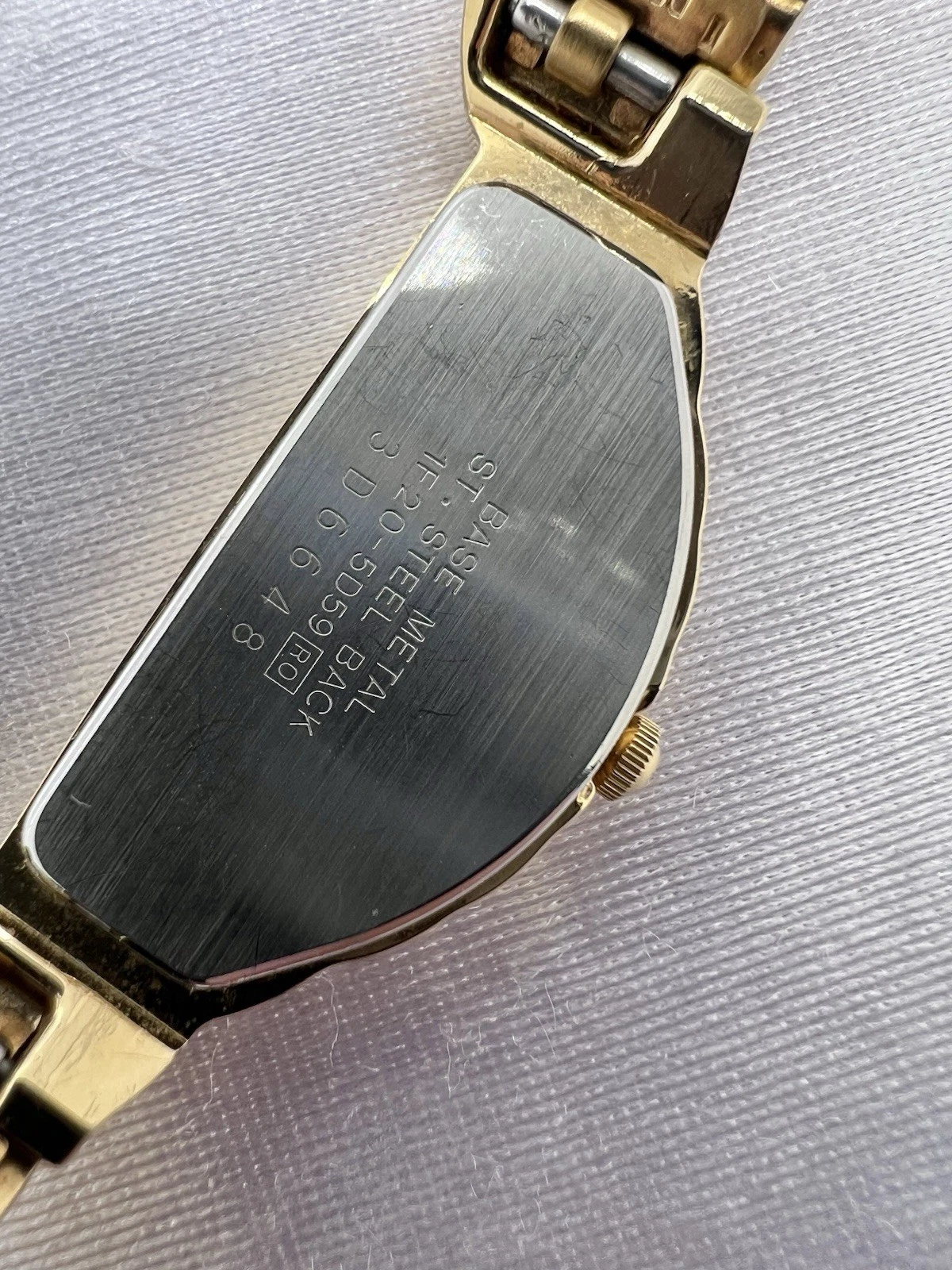 Vintage Rare Gold Tone Seiko Half Moon Crescent Dainty Classy Watch Unique thumbnail 10