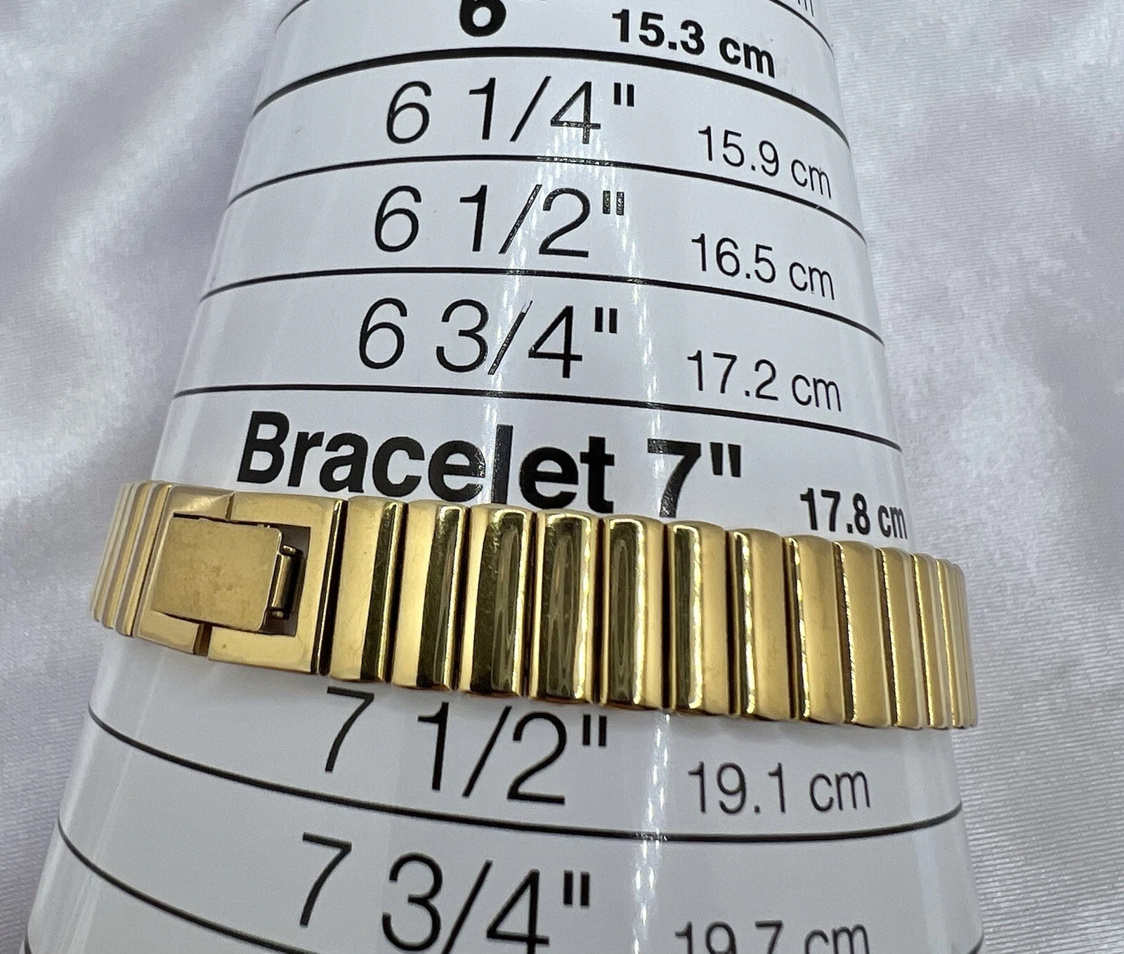 Vintage Rare Gold Tone Seiko Half Moon Crescent Dainty Classy Watch Unique thumbnail 7