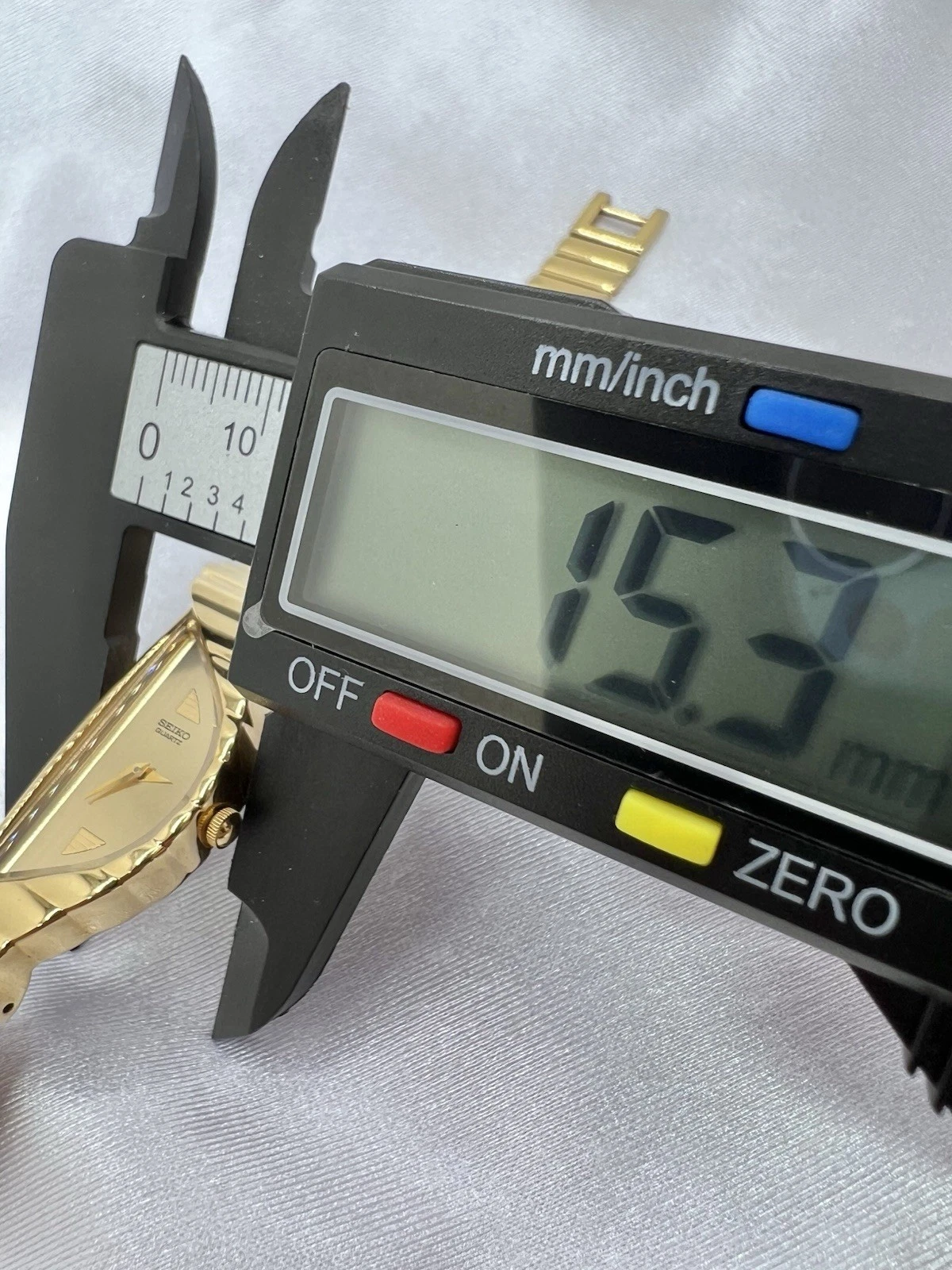 Vintage Rare Gold Tone Seiko Half Moon Crescent Dainty Classy Watch Unique thumbnail 8