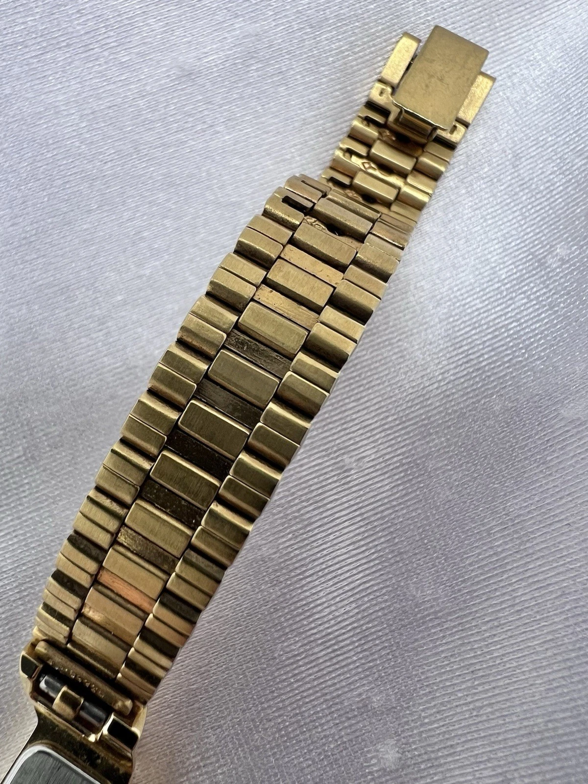 Vintage Rare Gold Tone Seiko Half Moon Crescent Dainty Classy Watch Unique thumbnail 9