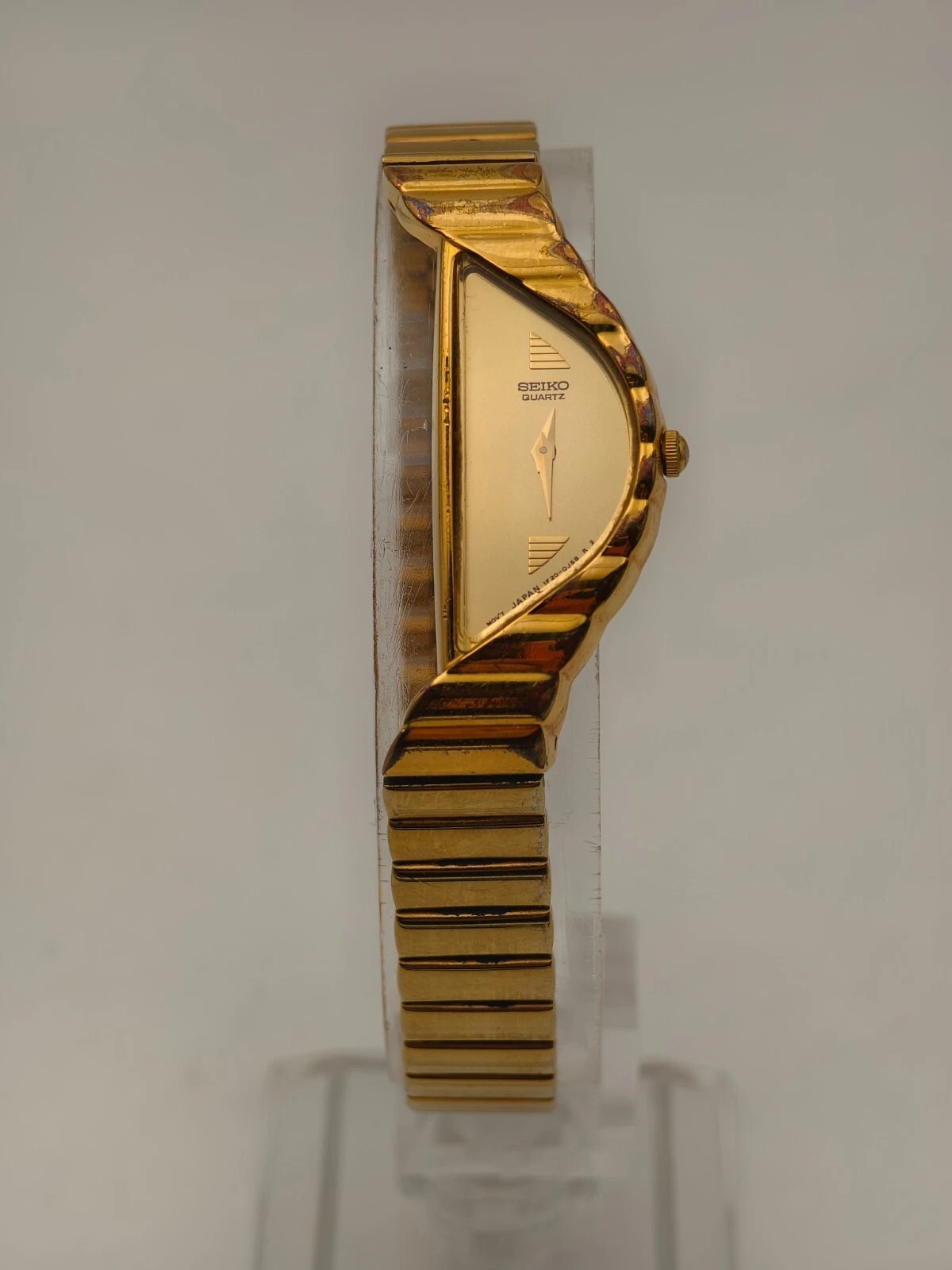 Rare Vintage Seiko Half Moon 1F20-5D59 Ladies Gold Tone Quartz Watch thumbnail 1