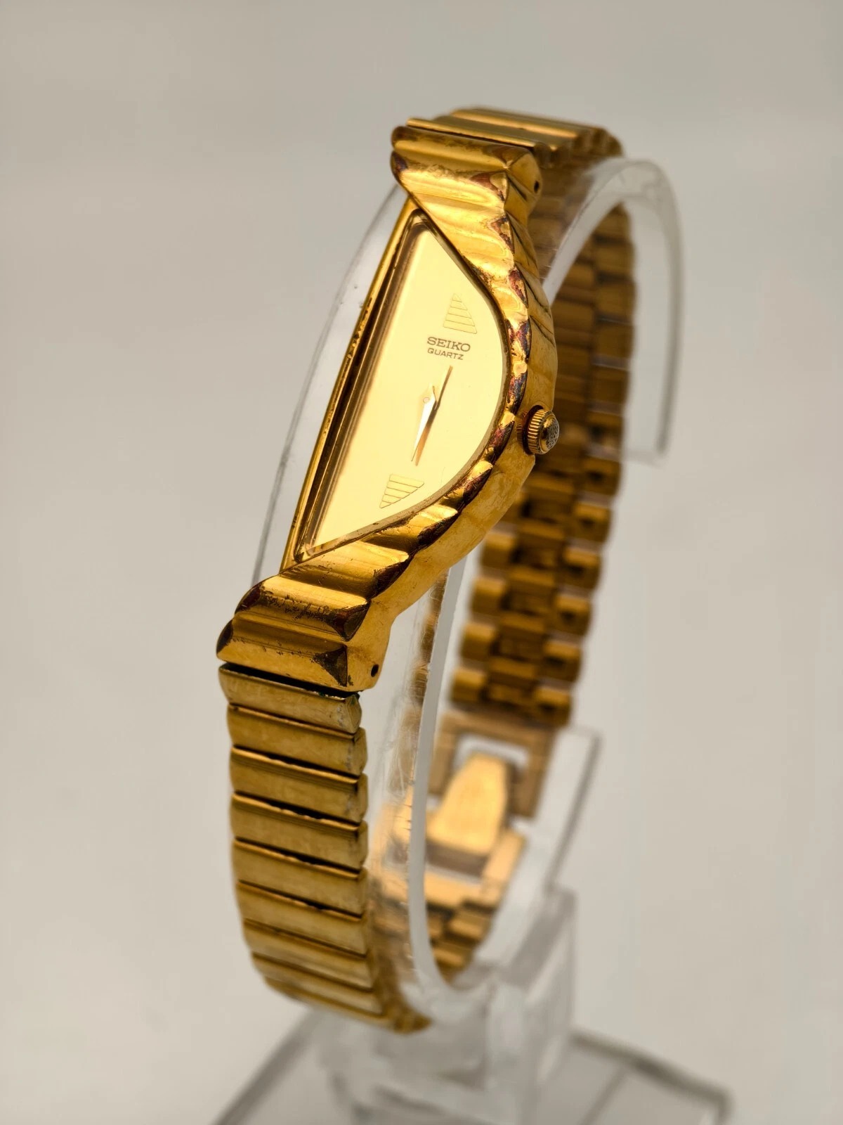 Rare Vintage Seiko Half Moon 1F20-5D59 Ladies Gold Tone Quartz Watch thumbnail 2