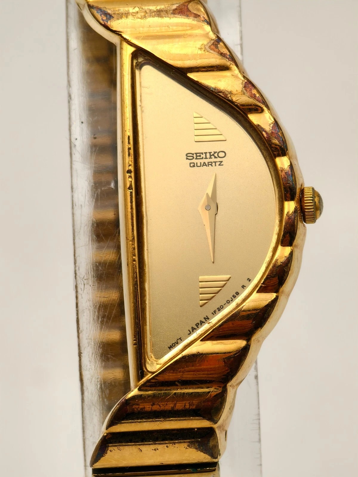 Rare Vintage Seiko Half Moon 1F20-5D59 Ladies Gold Tone Quartz Watch thumbnail 4