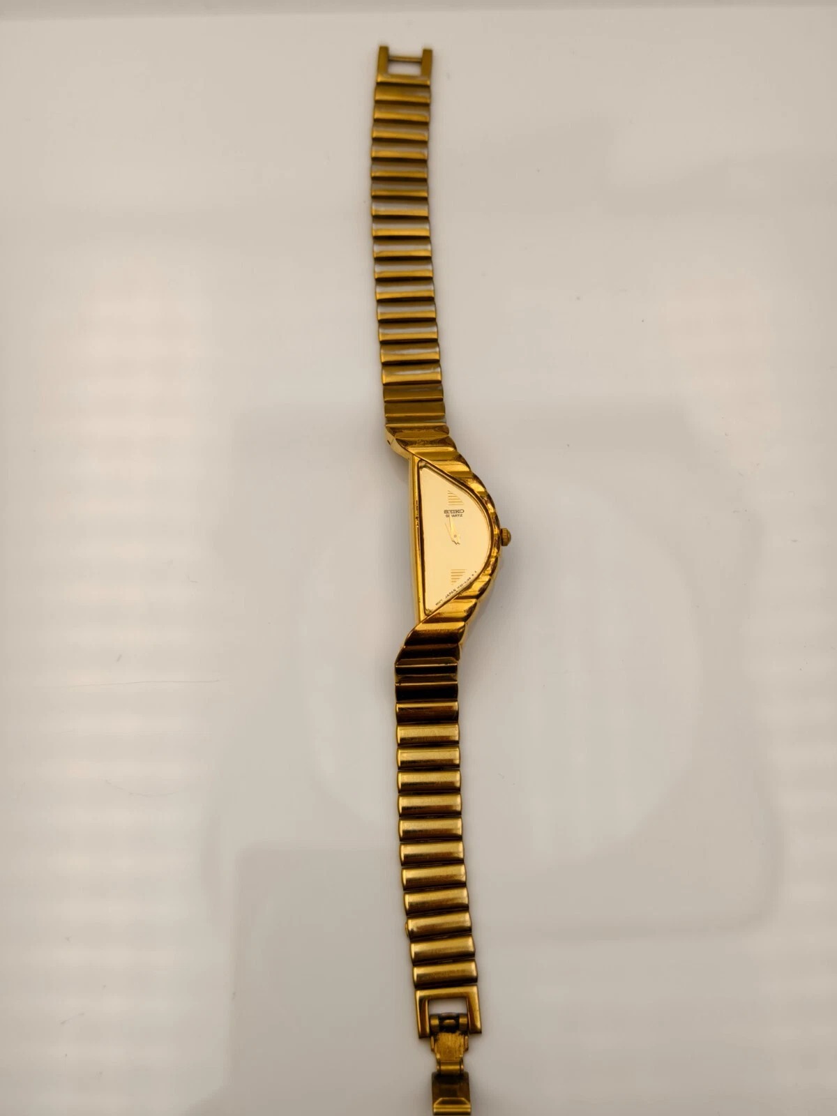 Rare Vintage Seiko Half Moon 1F20-5D59 Ladies Gold Tone Quartz Watch thumbnail 6