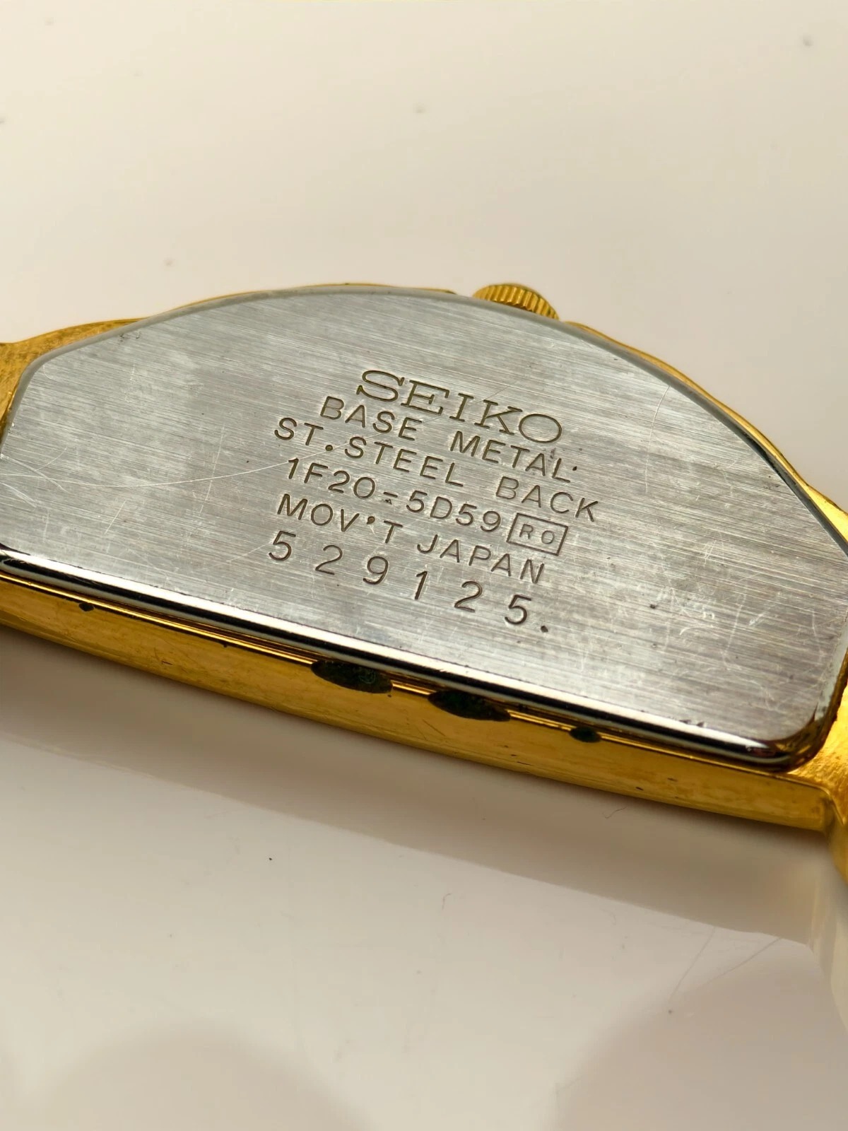 Rare Vintage Seiko Half Moon 1F20-5D59 Ladies Gold Tone Quartz Watch thumbnail 7