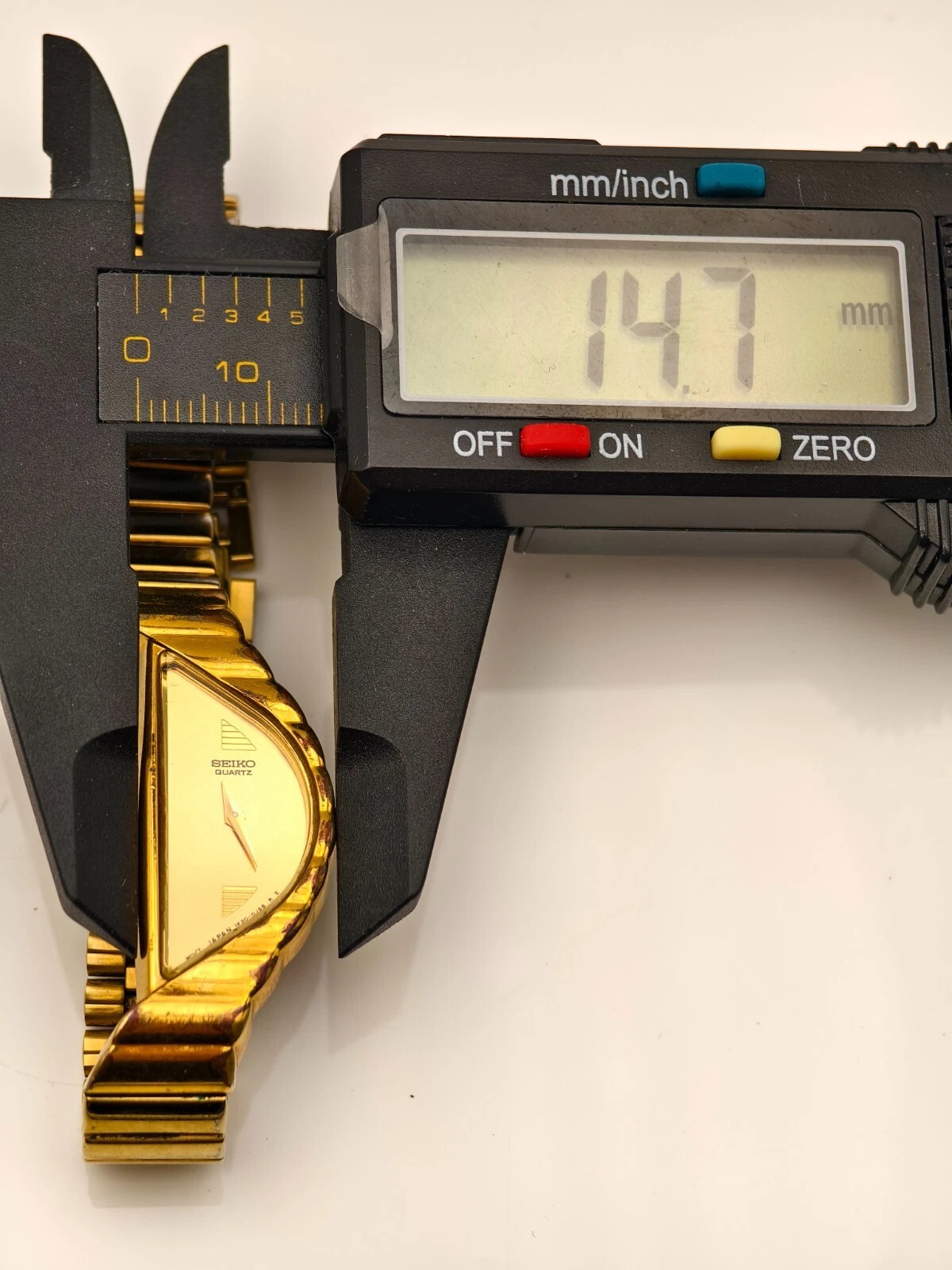 Rare Vintage Seiko Half Moon 1F20-5D59 Ladies Gold Tone Quartz Watch thumbnail 8