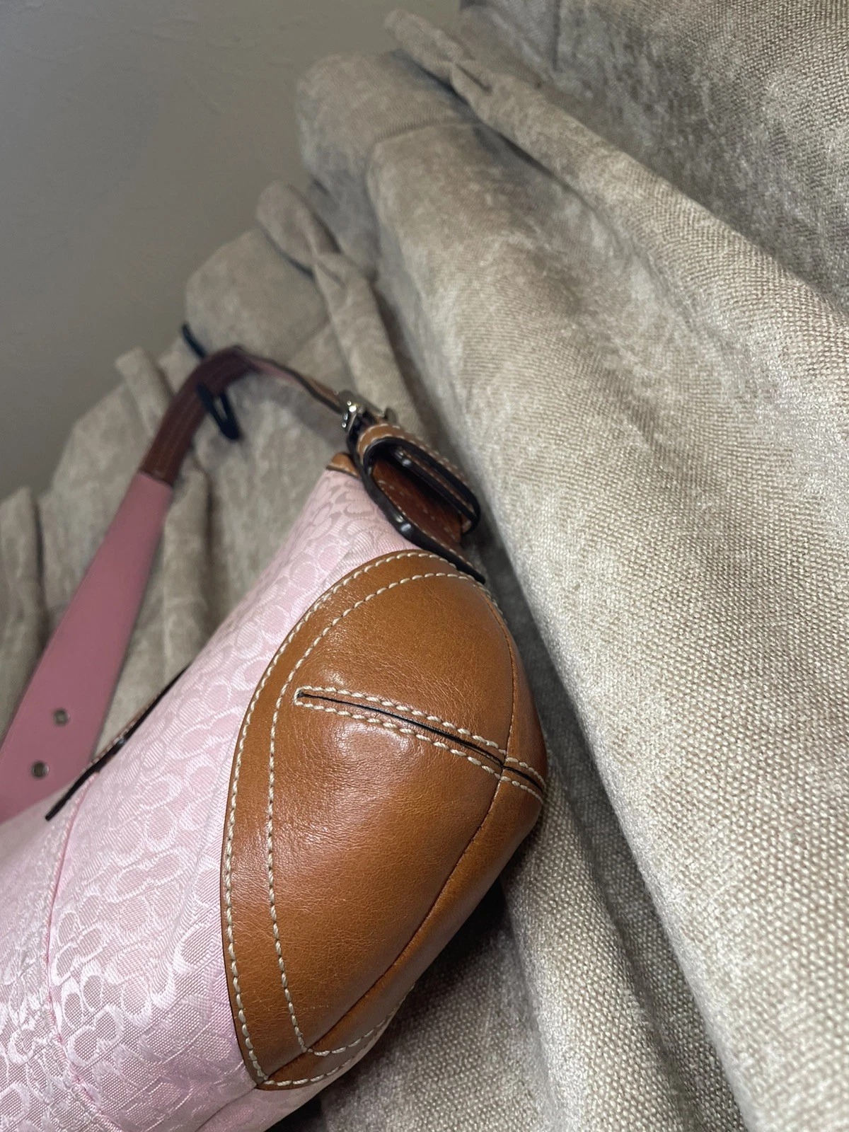 Vintage Y2K COACH Soho 6818 Light Pink Monogram Canvas Leather Shoulder Handbag thumbnail 2