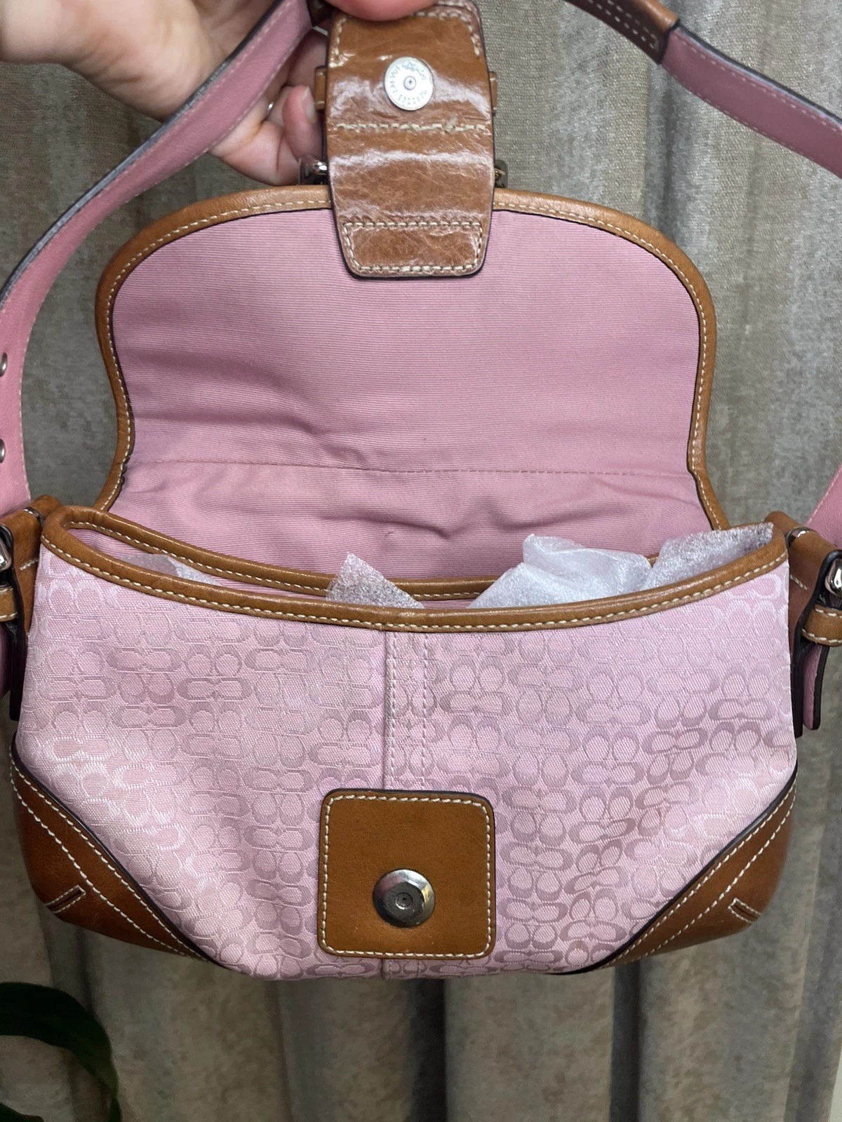 Vintage Y2K COACH Soho 6818 Light Pink Monogram Canvas Leather Shoulder Handbag thumbnail 4