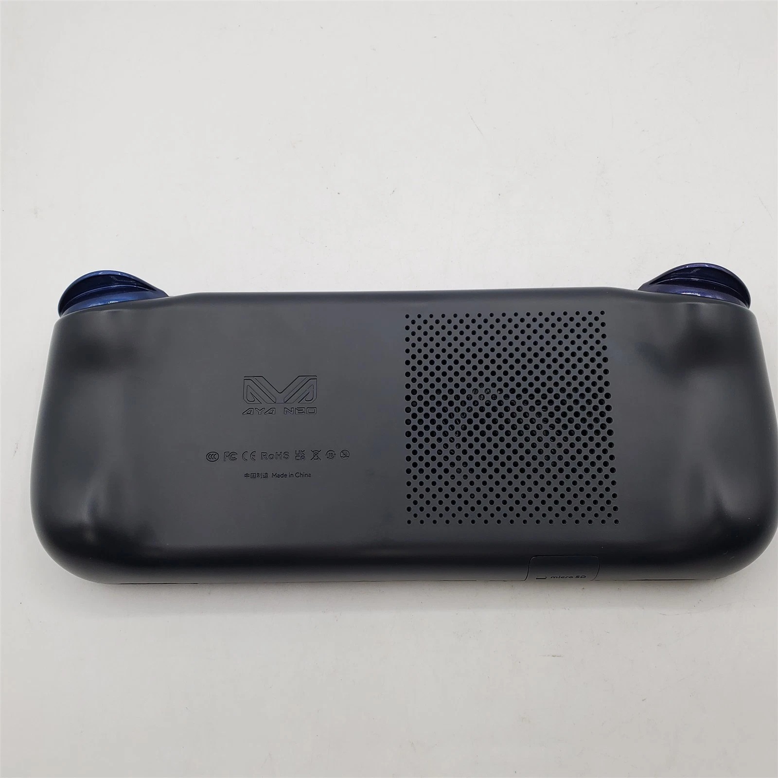 Zestioe AYANEO Air - 5.5" OLED Handheld Console, Ryzen 5 5560U,16GB RAM, 512GB thumbnail 3