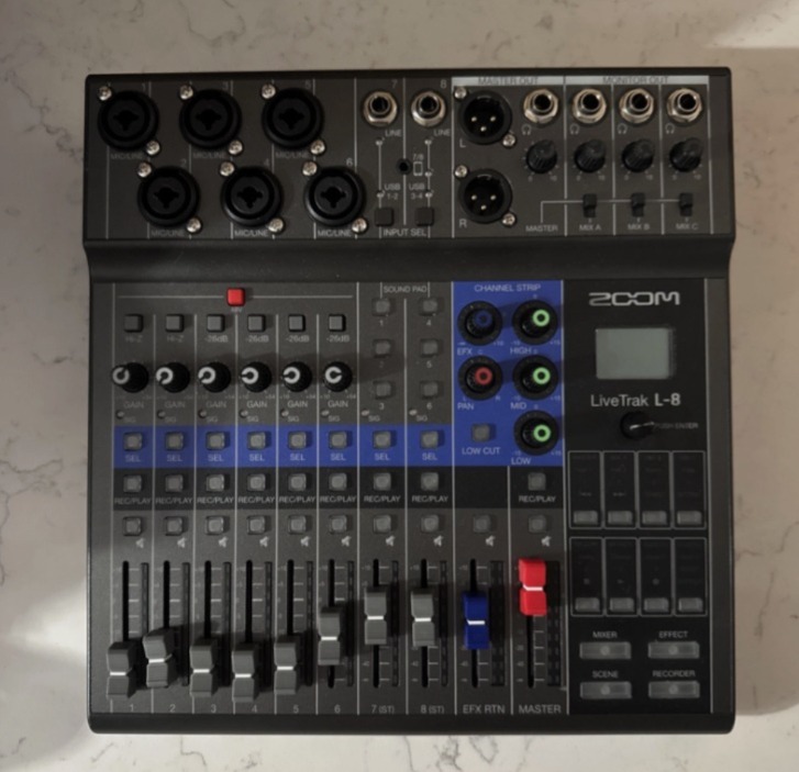 ZOOM LiveTrak L-8 8ch Live Podcast Digital Mixer and Recorder thumbnail 1